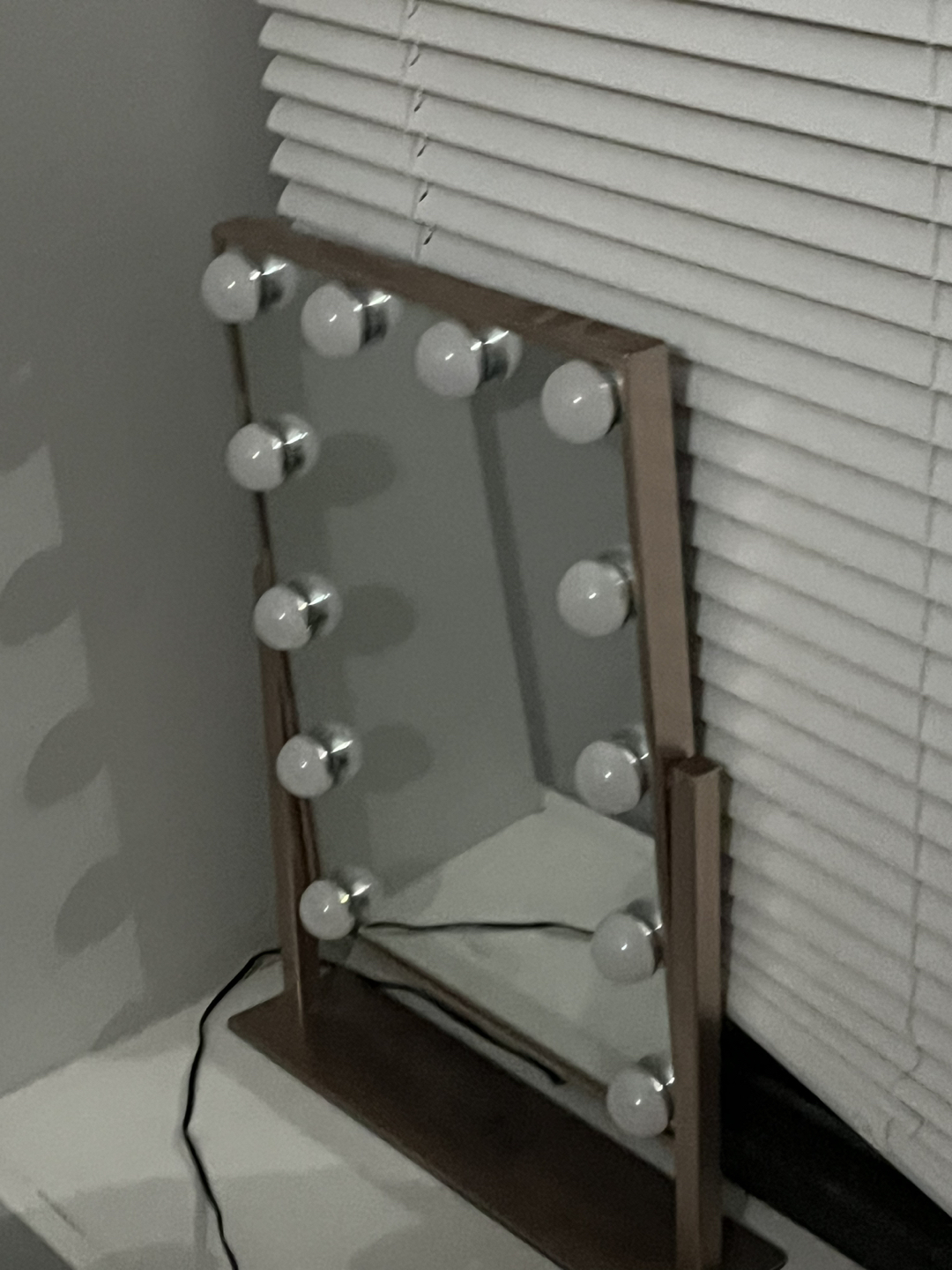 vanity mirror image indicator(2)