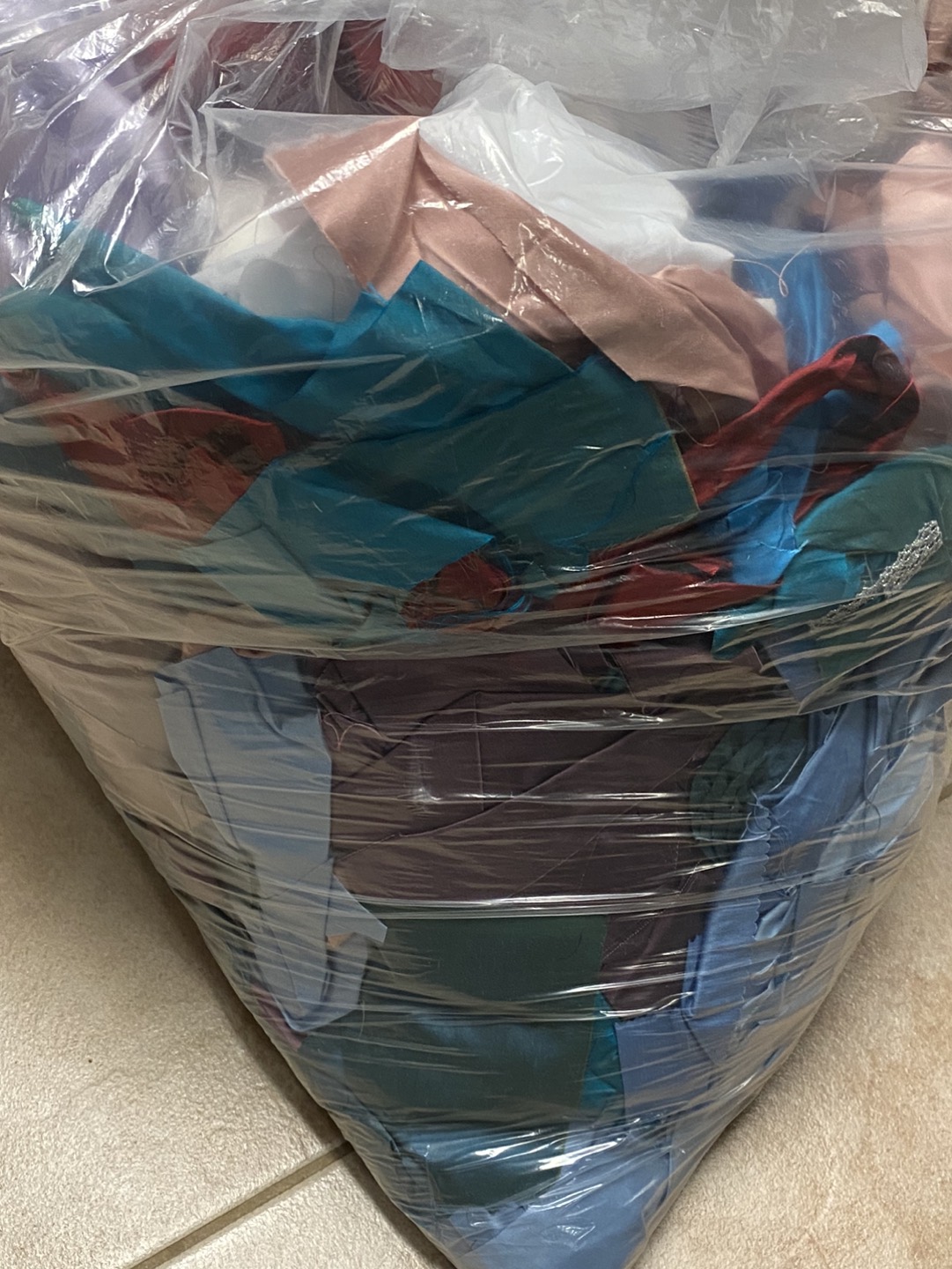 #freecycle Bag of fabric scraps leftover pieces image indicator(3)