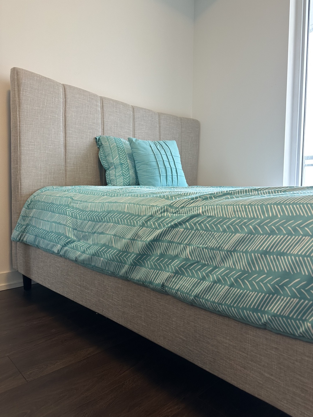 Queen Size Platform Bed thumbnail