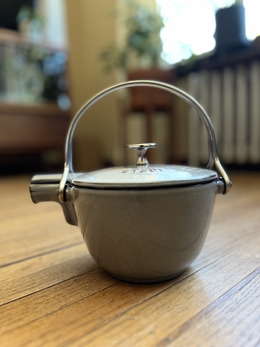 Staub Cast Iron Tea Kettle 1.1L ⬆️ thumbnail