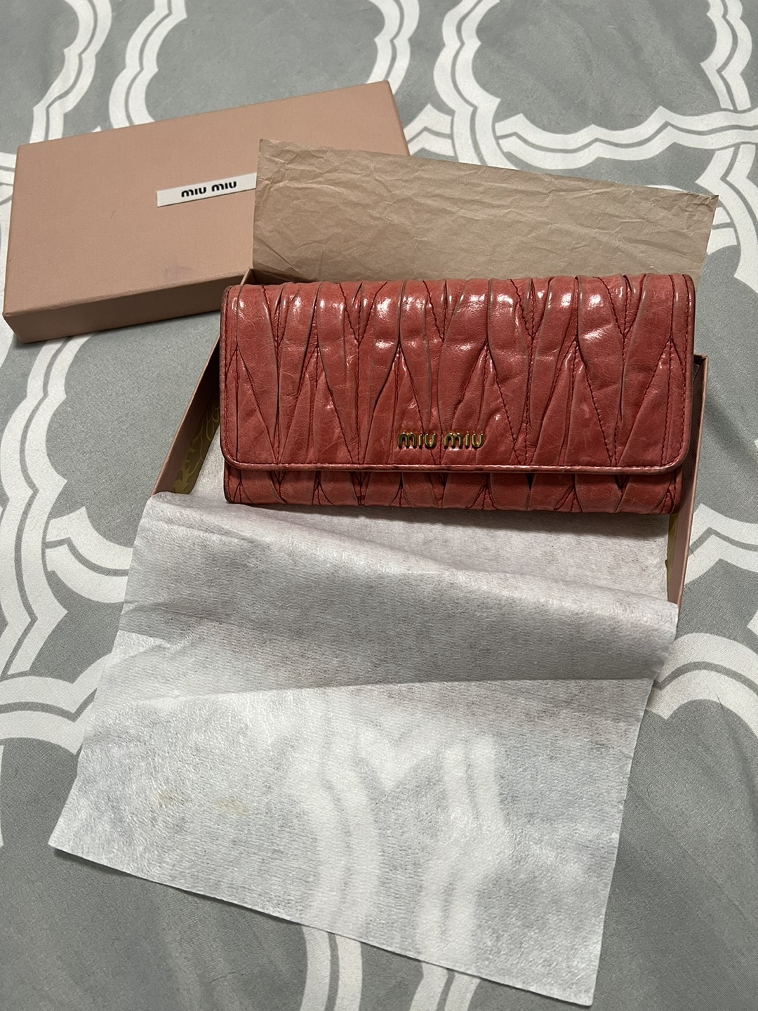 Miu Miu - Authentic wallet thumbnail