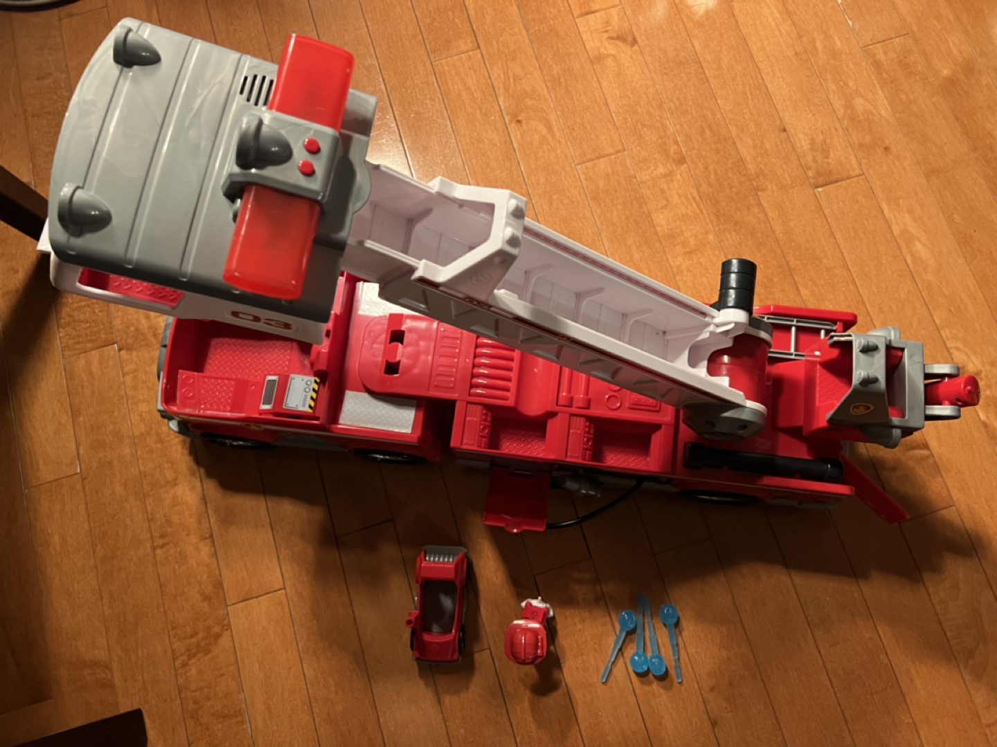 Paw Patrol fire rescue truck toy set image indicator(5)