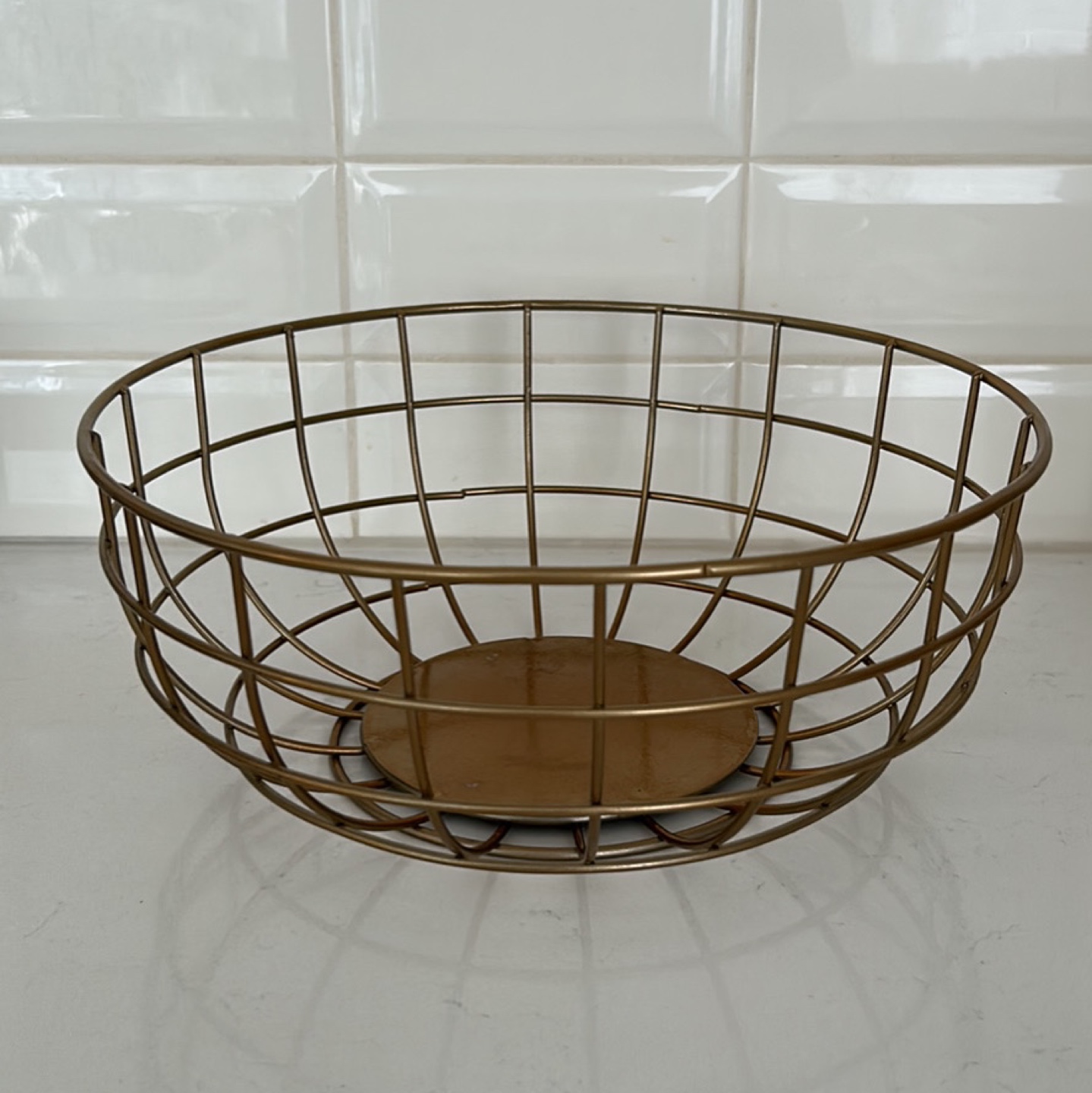 Structube gold wire bowl thumbnail