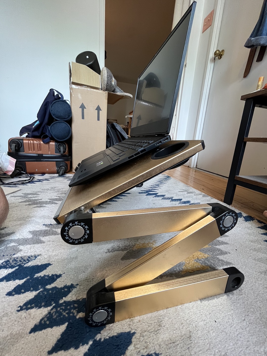 Adjustable laptop stand thumbnail