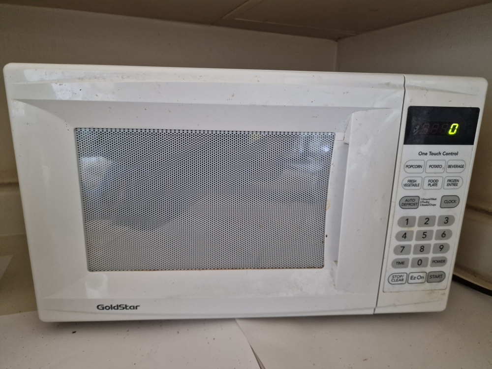 Microwave for urgent sale thumbnail