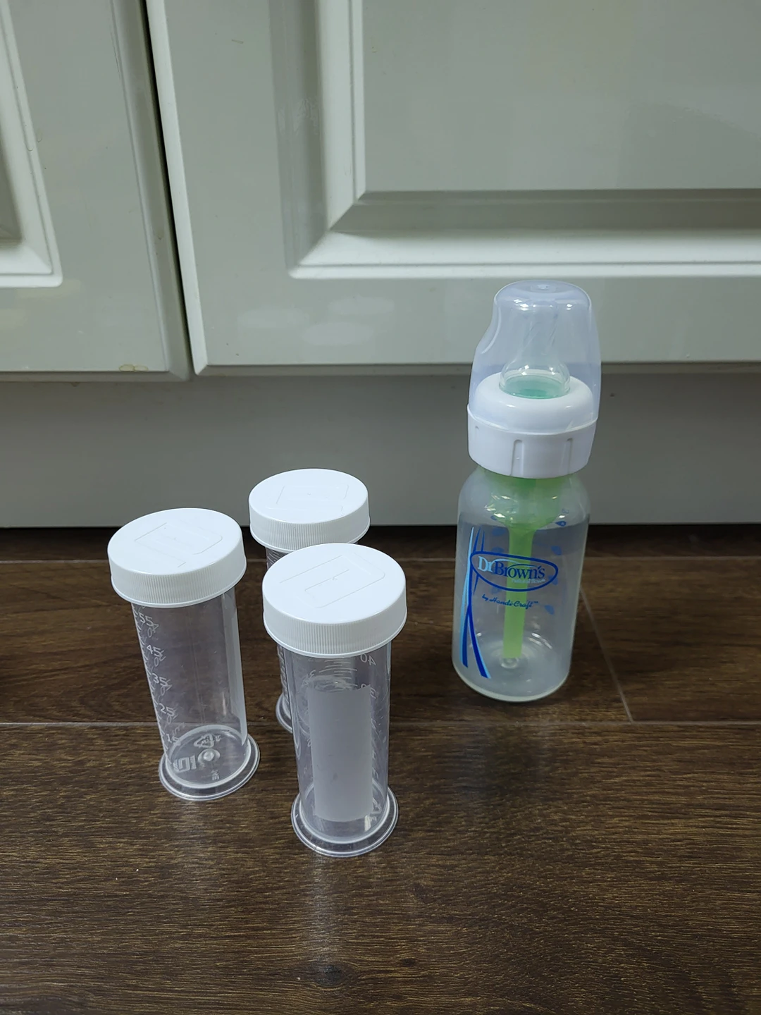 Medela Breast Milk Feeding Gift Set image indicator(4)