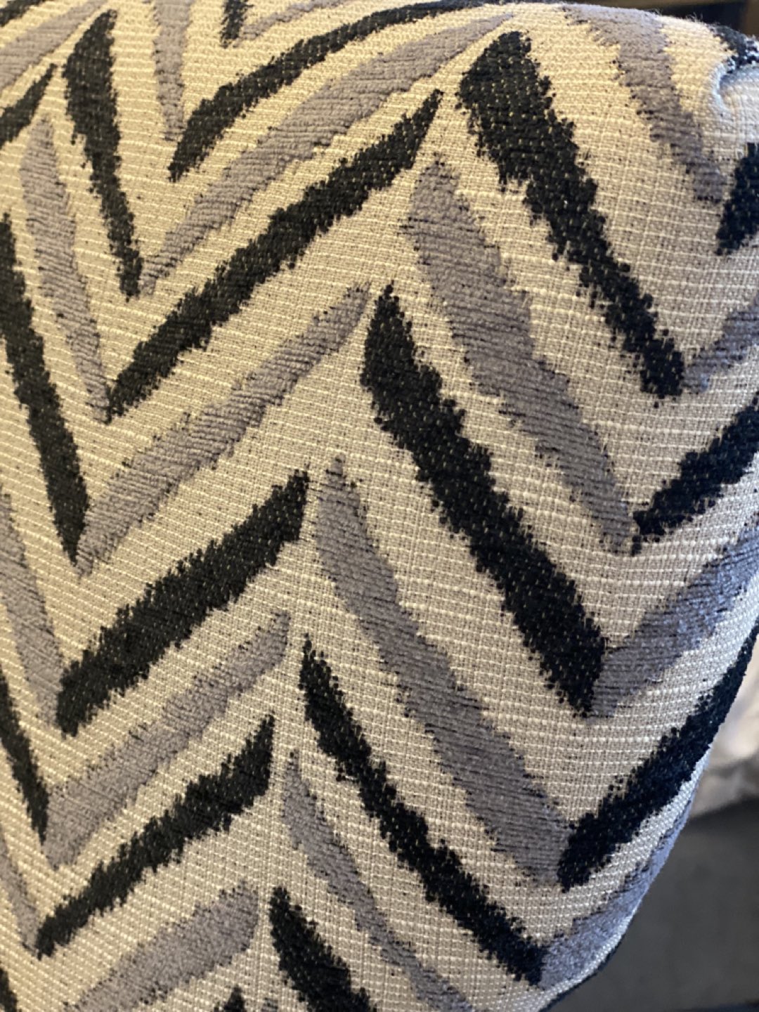 Occasional chair Chevron design Mint conditions - photo 2