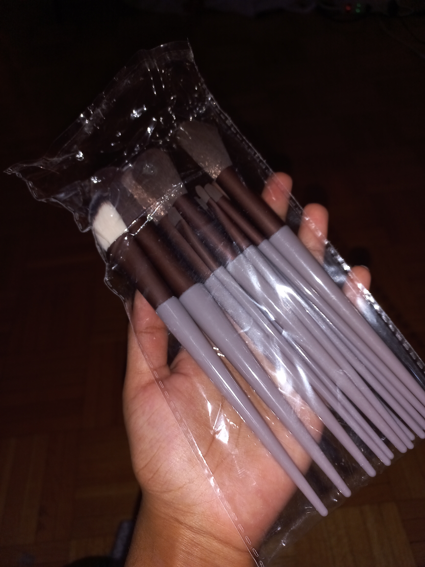 Makeup brush thumbnail