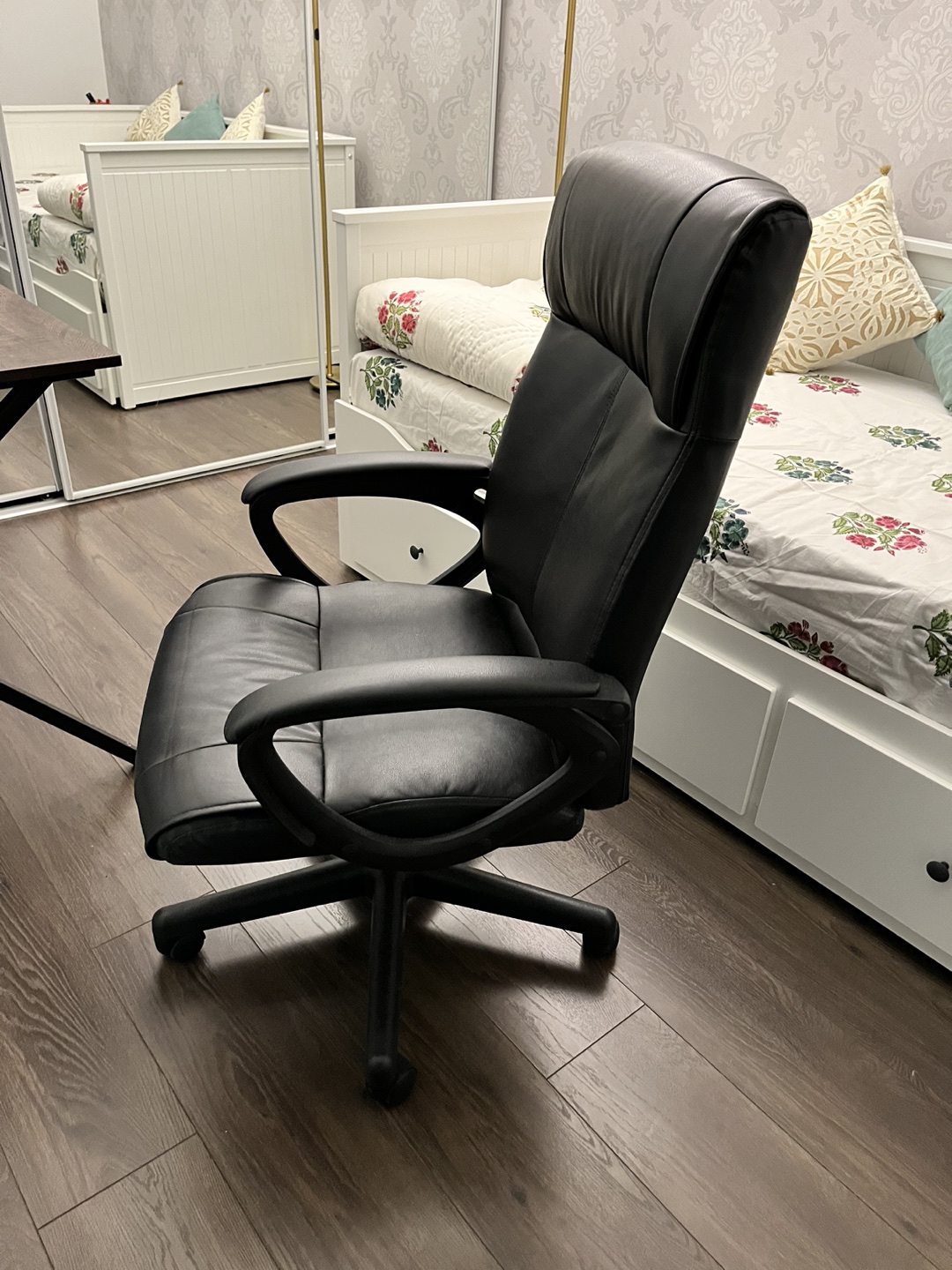 Work Desk / home office executive chair - Leather