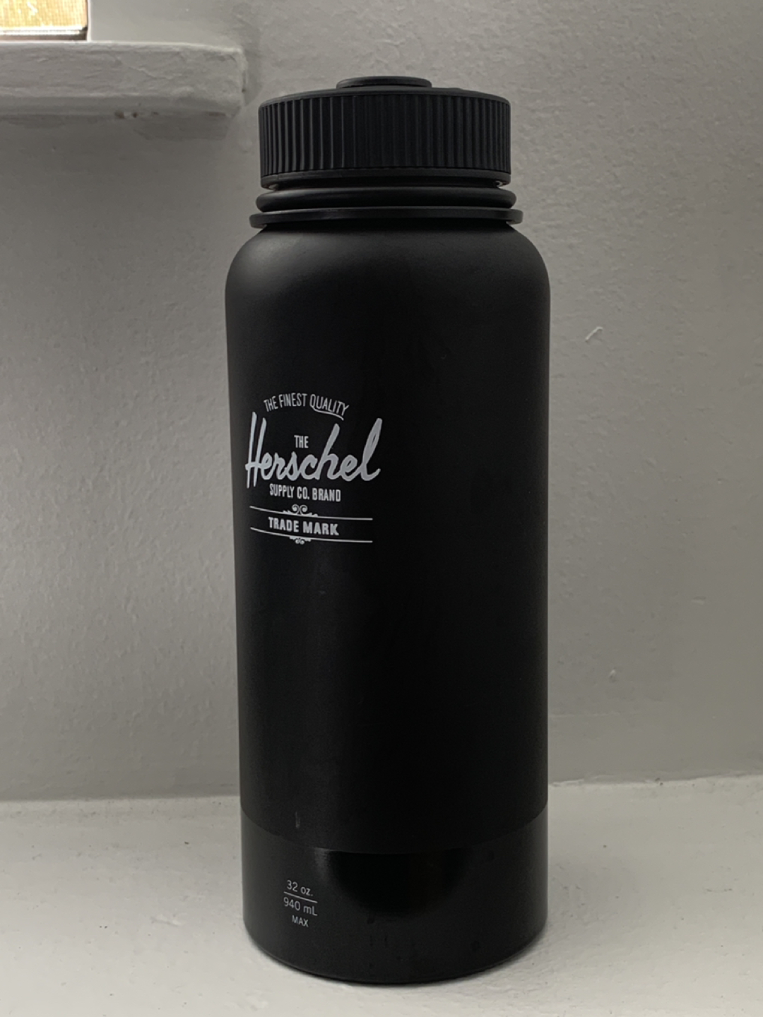 Hershel 32oz insulated bottle thumbnail