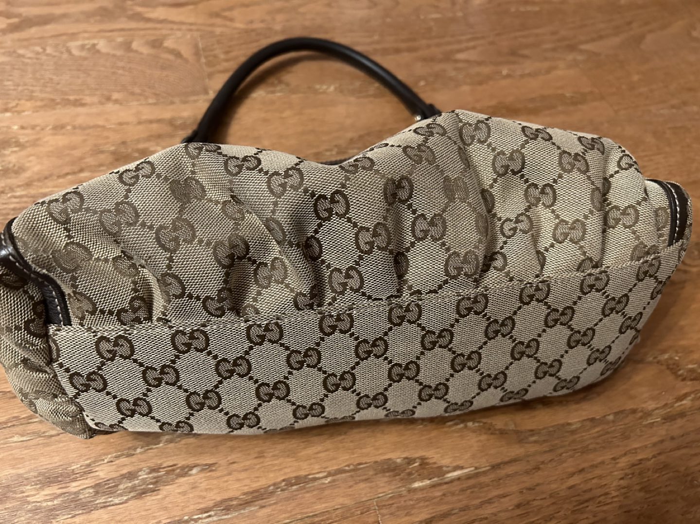 Gucci handbag image indicator(2)