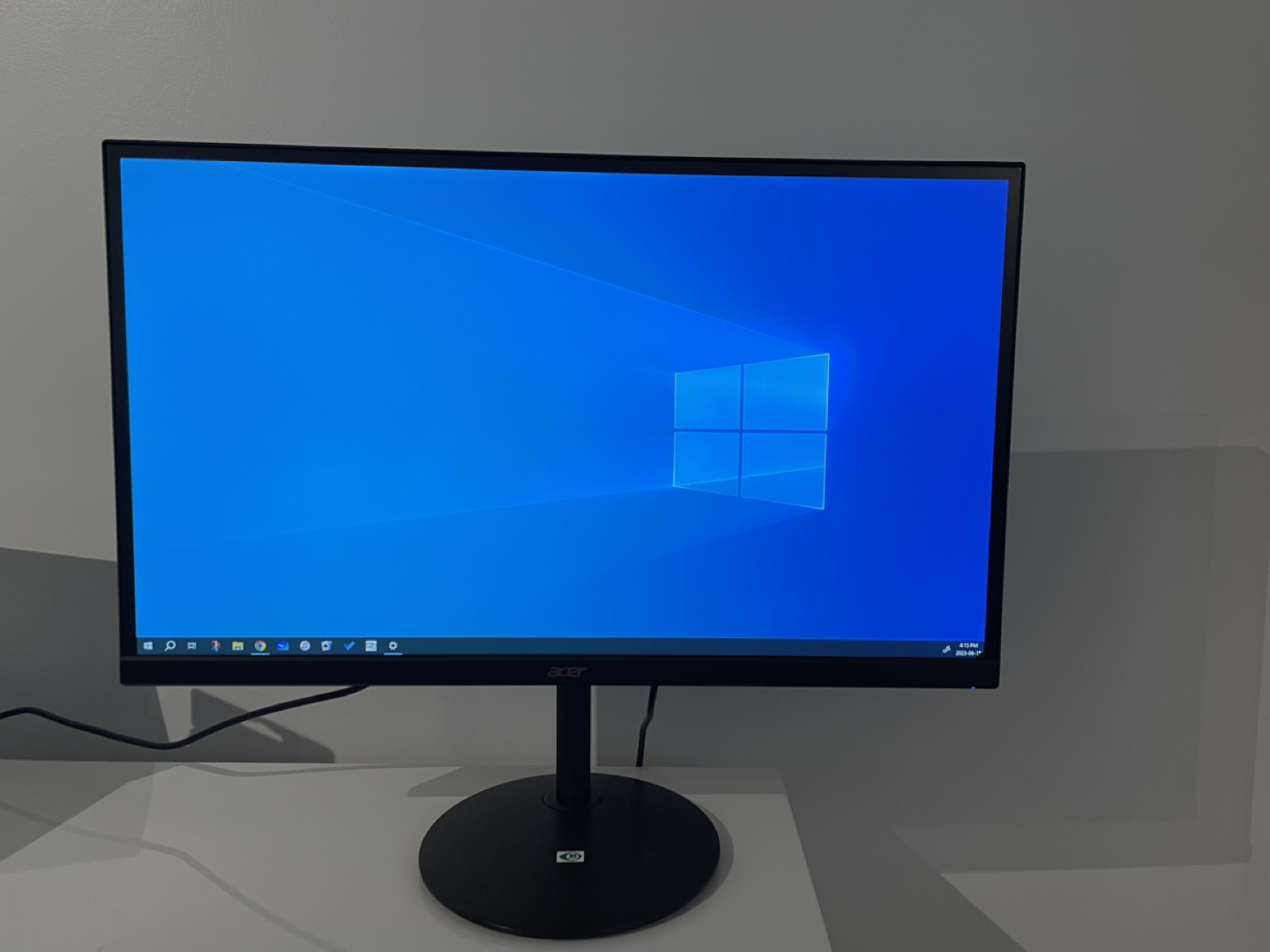 27” Monitor
