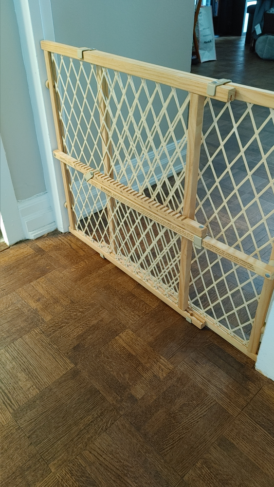 MOVING SALE! Evenflow doorway safety gate - photo 4