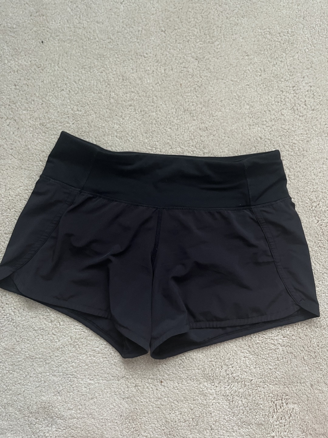 Lululemon Low-rise lined short 2.5” size 4 thumbnail