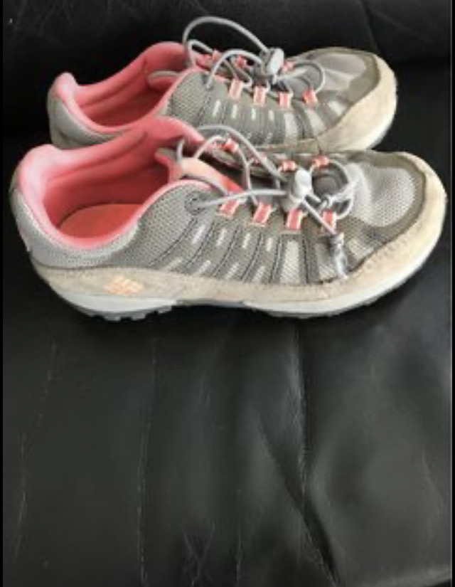 Columbia girl walking shoes image indicator(2)