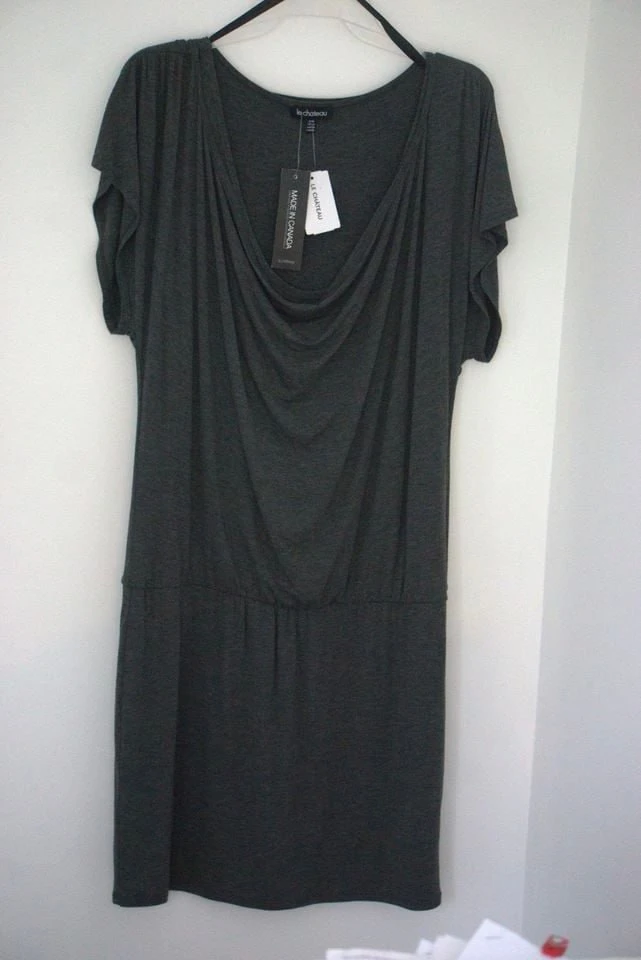 Brand new with tag le Chateau dress - photo 2