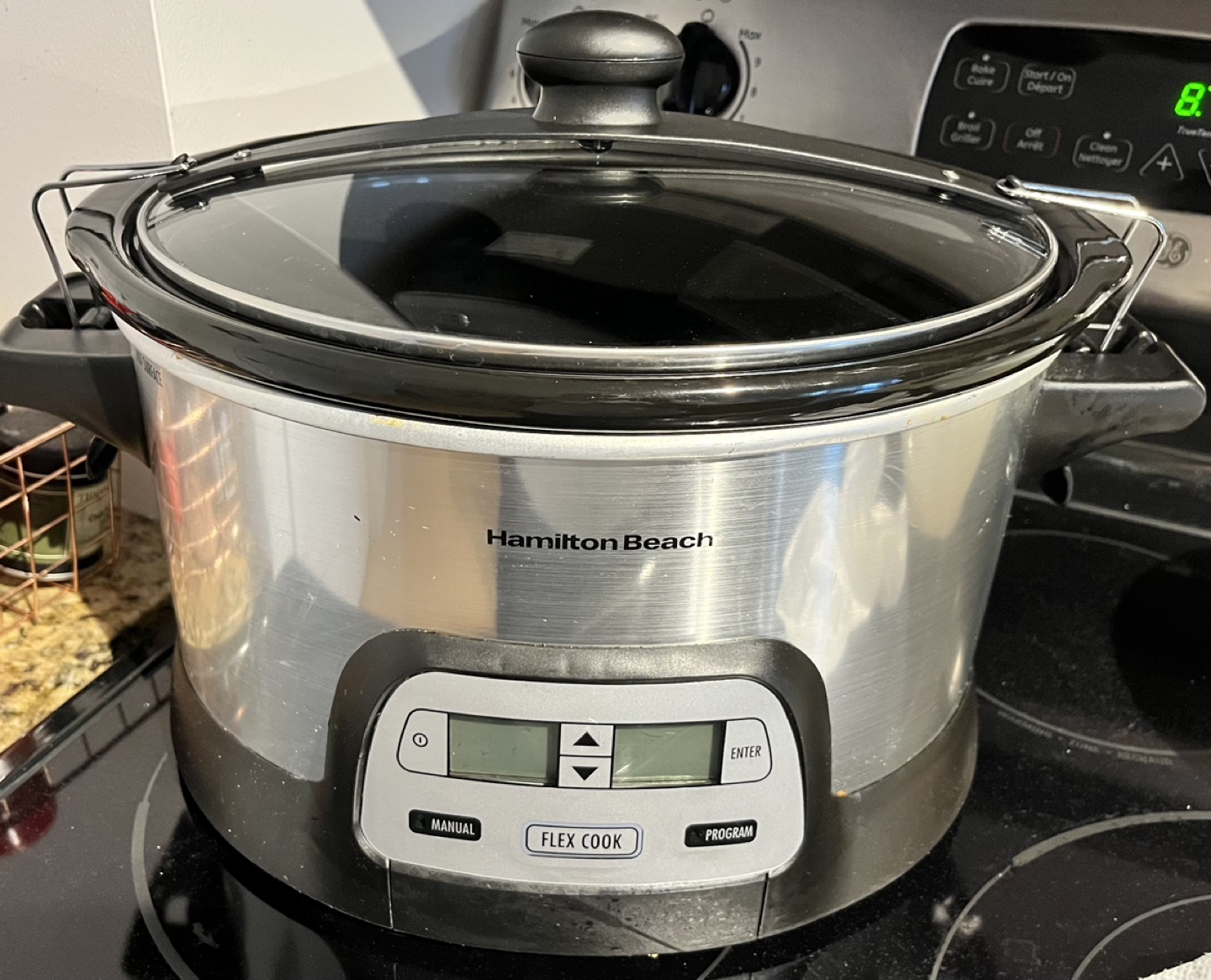 Slow cooker