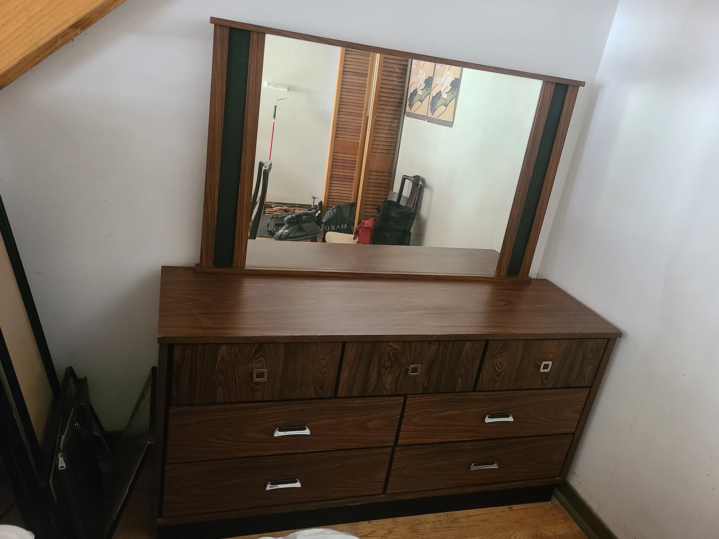 Vintage dresser and mirror thumbnail