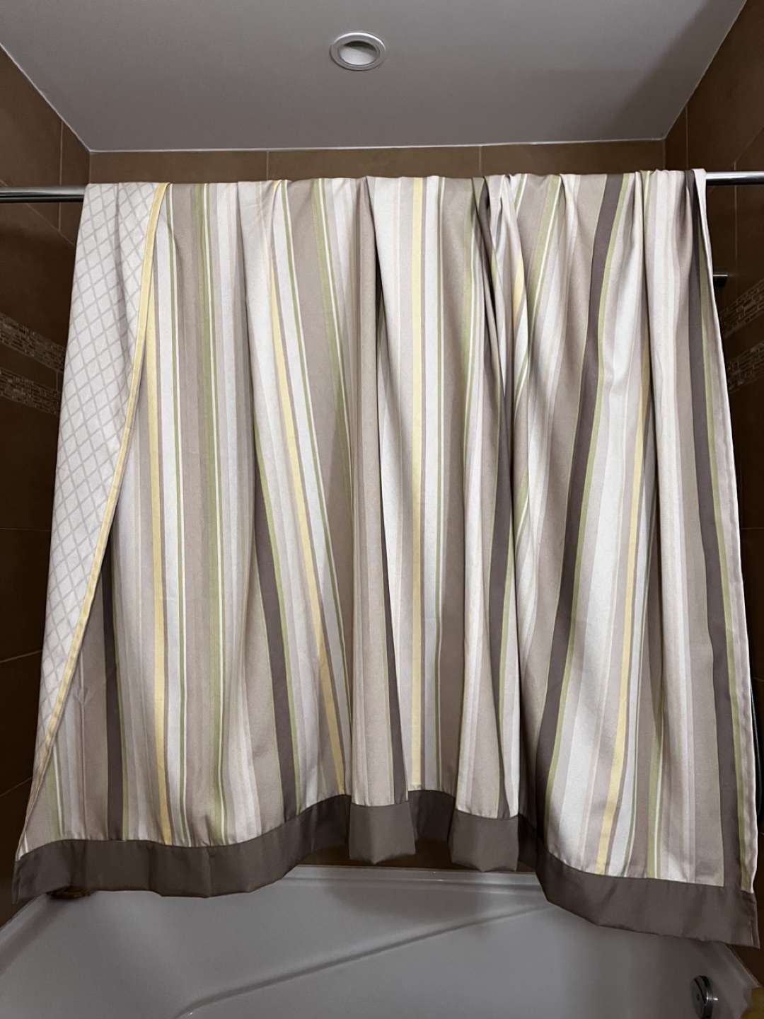 Shower curtain ⬆️ thumbnail