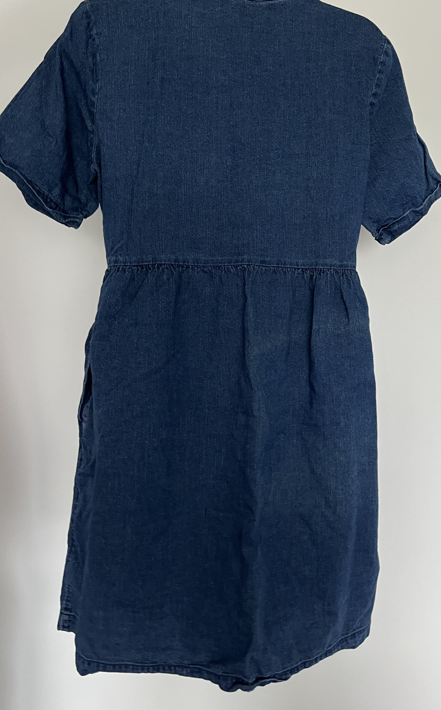 Old Navy women’s Lace-Up Medium-Wash Jean Shift Dress - S image indicator(4)