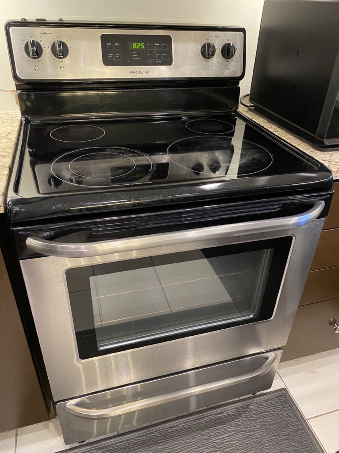 Frigidaire Electric Glass Top Stove thumbnail