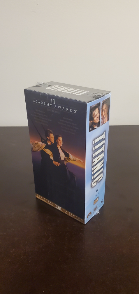 Sealed Titanic VHS box set - photo 2