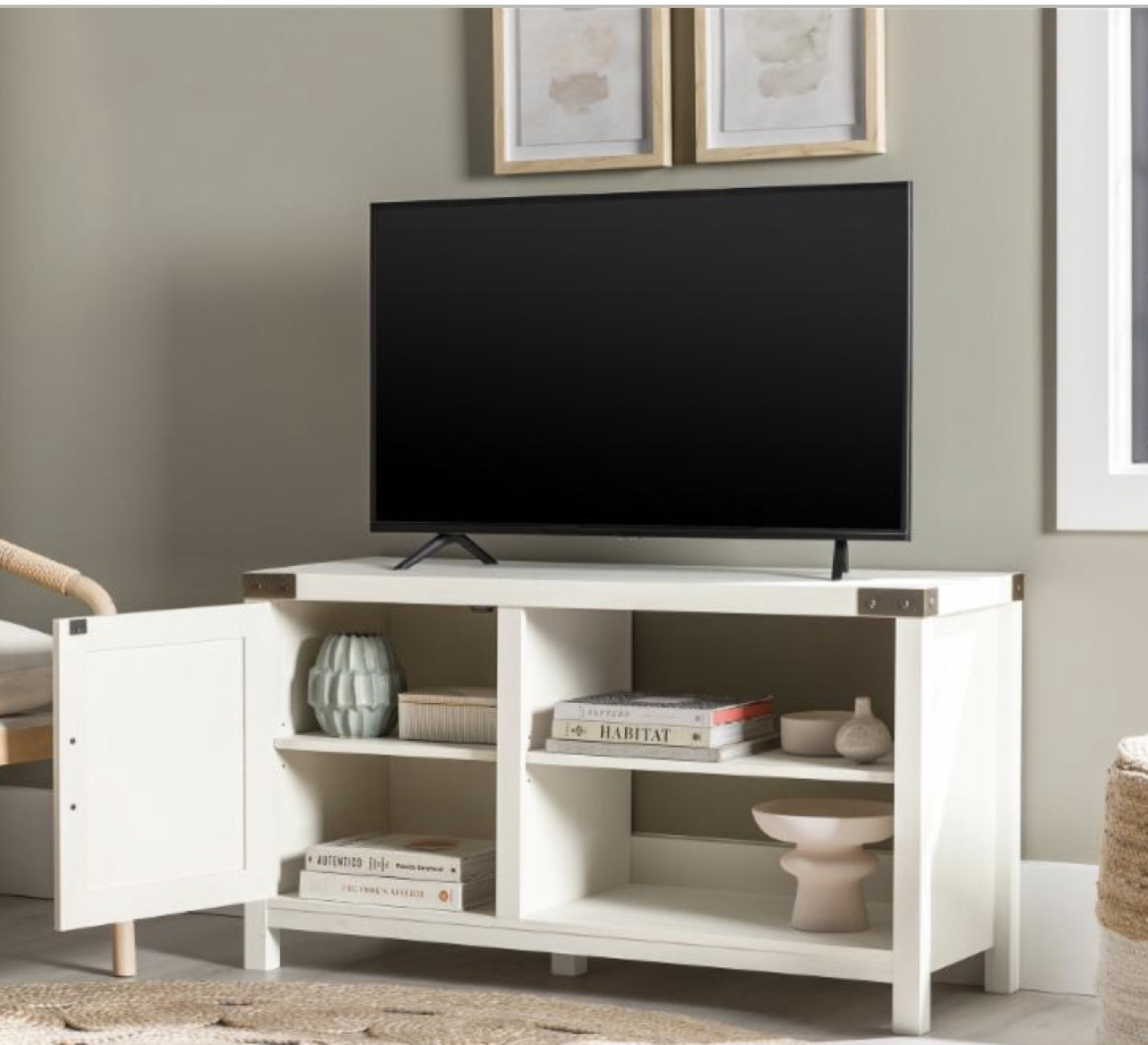 Elegant white TV unit - photo 3