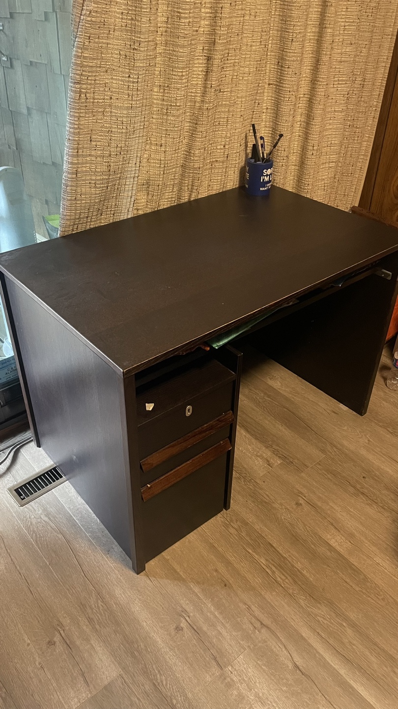 Work desk - photo 2