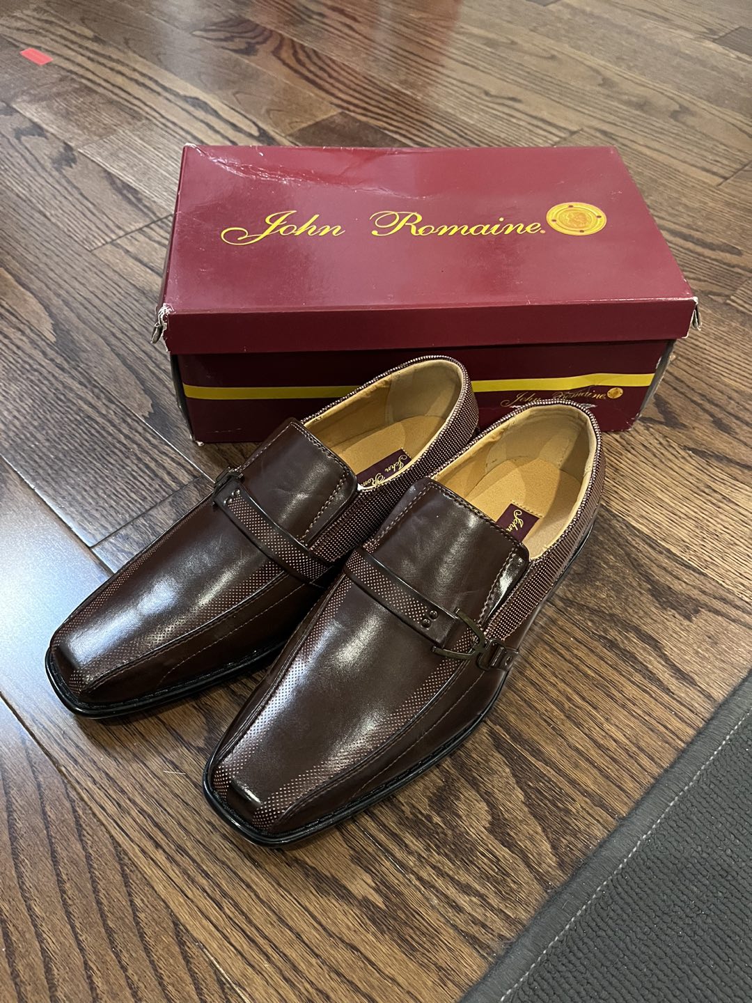 Brand new John Romaine youth leather shoes image indicator(7)