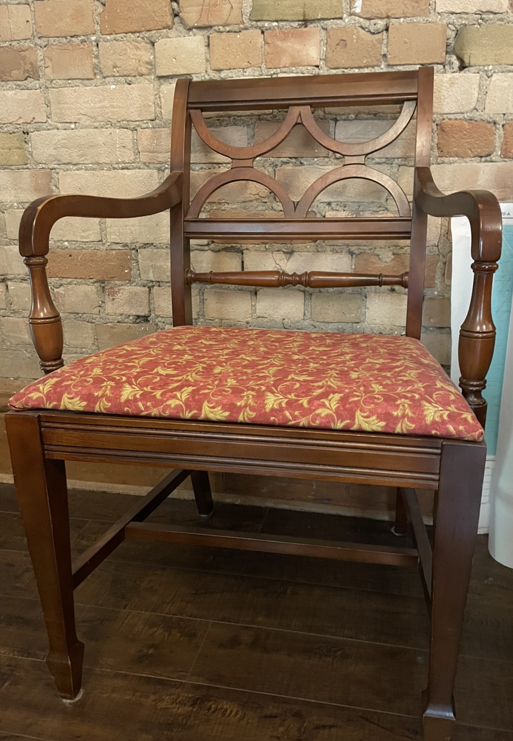 Dining chairs(2)