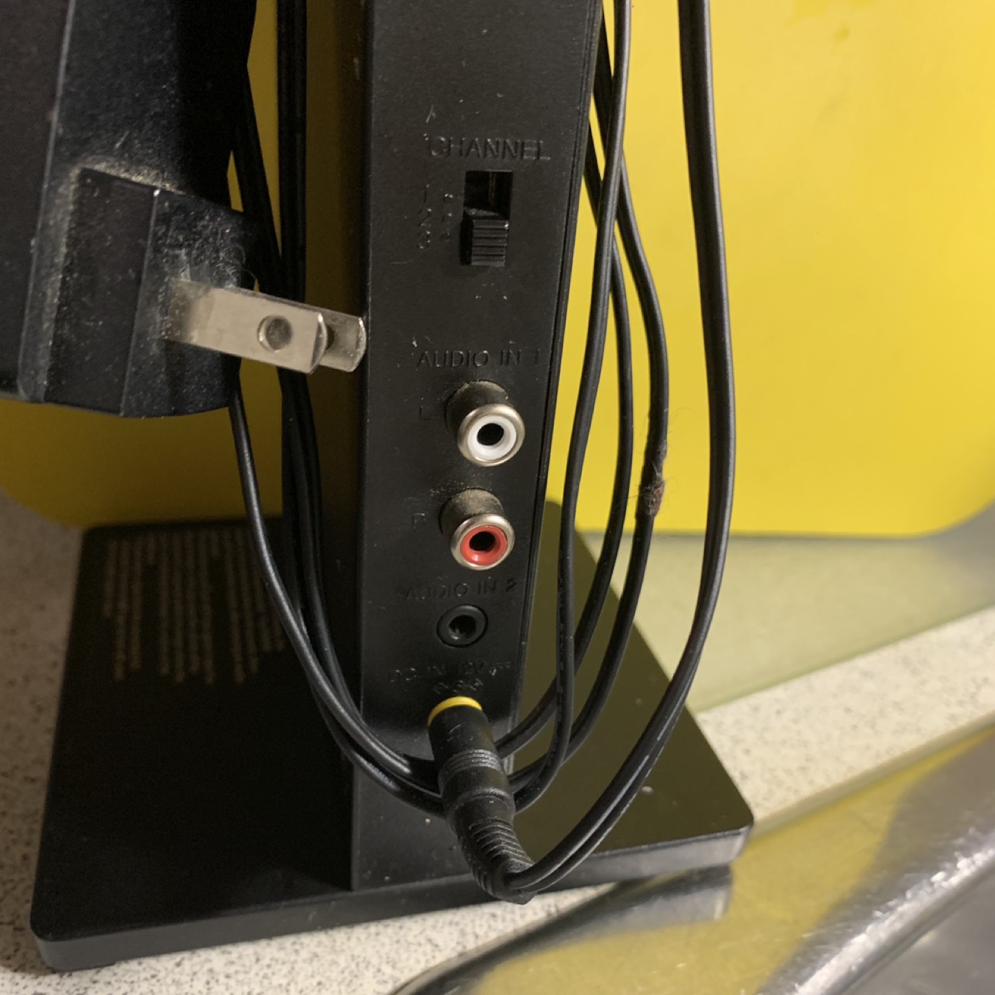 Sony Wireless Stereo MDR-RF985R RF Transmitter With Cables image indicator(3)