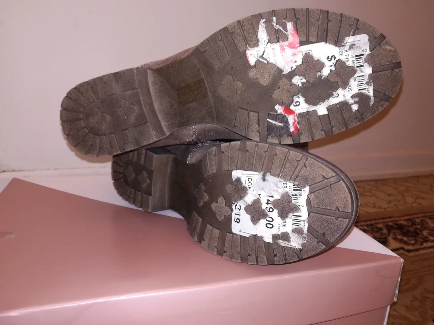 NEW in box Women's Fegalicious boots, beige size 6.5 image indicator(6)