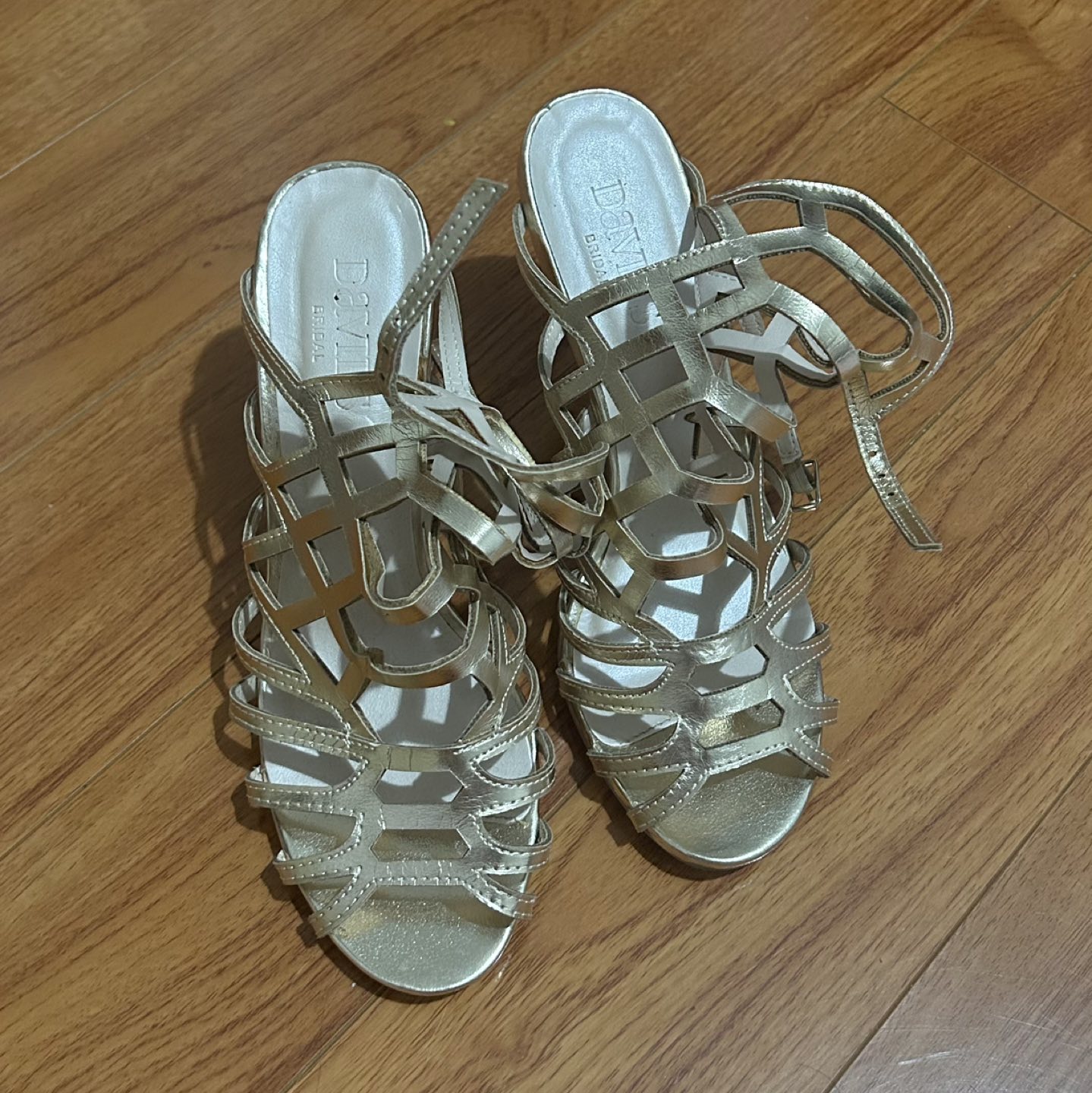 David’s Bridal Heels Size 6 👠 image indicator(4)