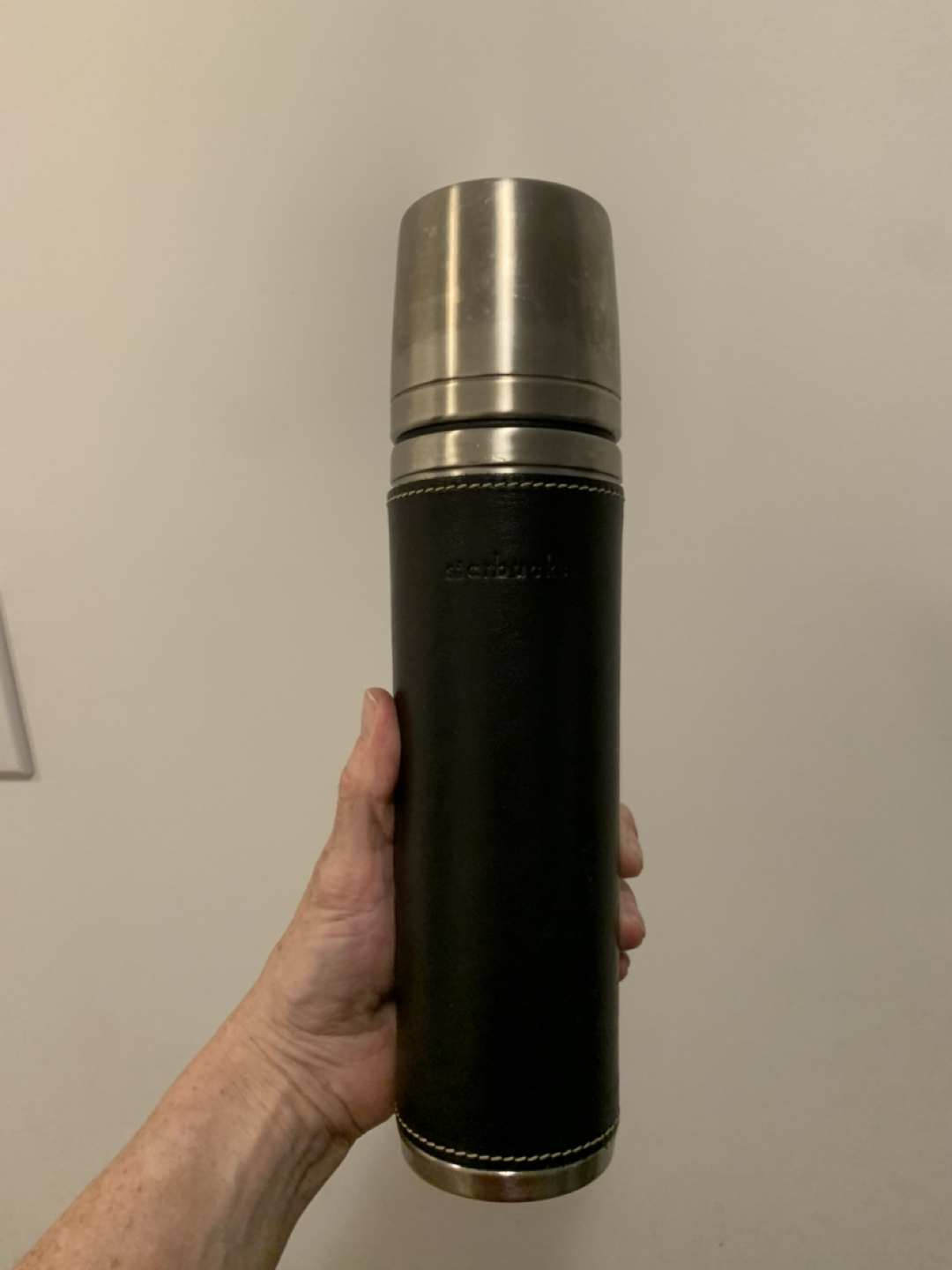 Starbucks thermos with faux leather sleeve - photo 2