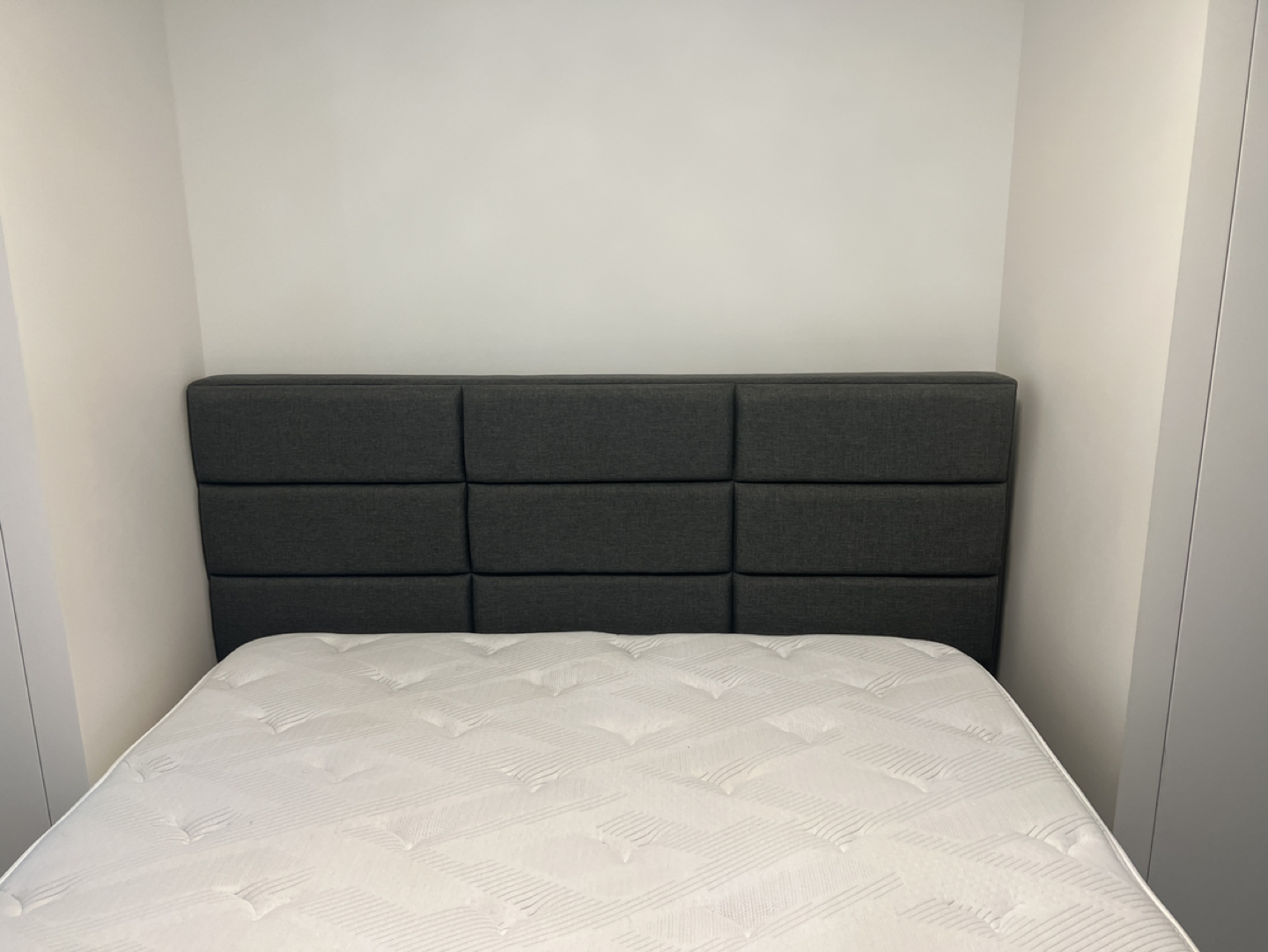 Sleep Country Bed Frame and Headboard - Queen size - photo 2