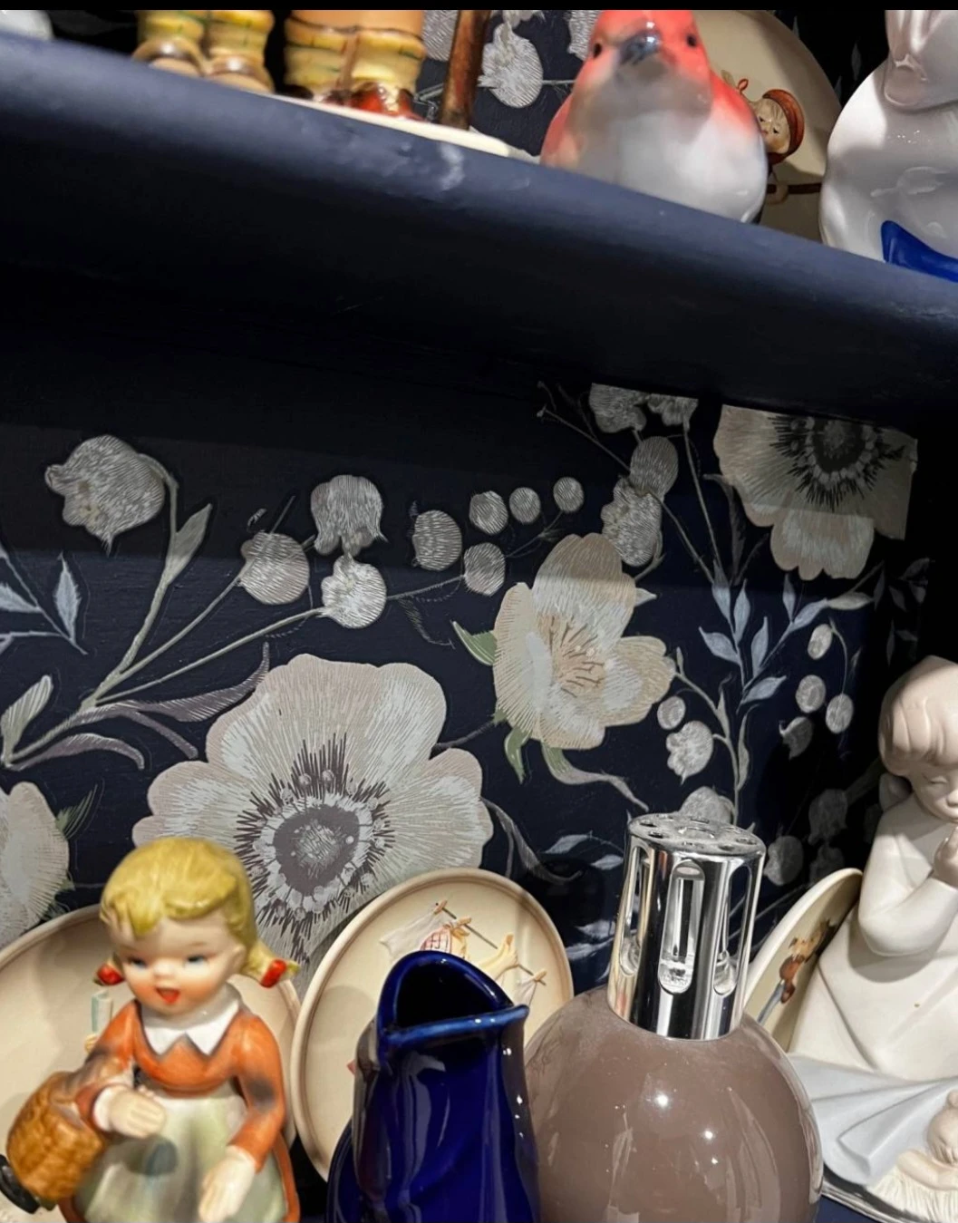 Painted secretary style desk/cabinet, - photo 5