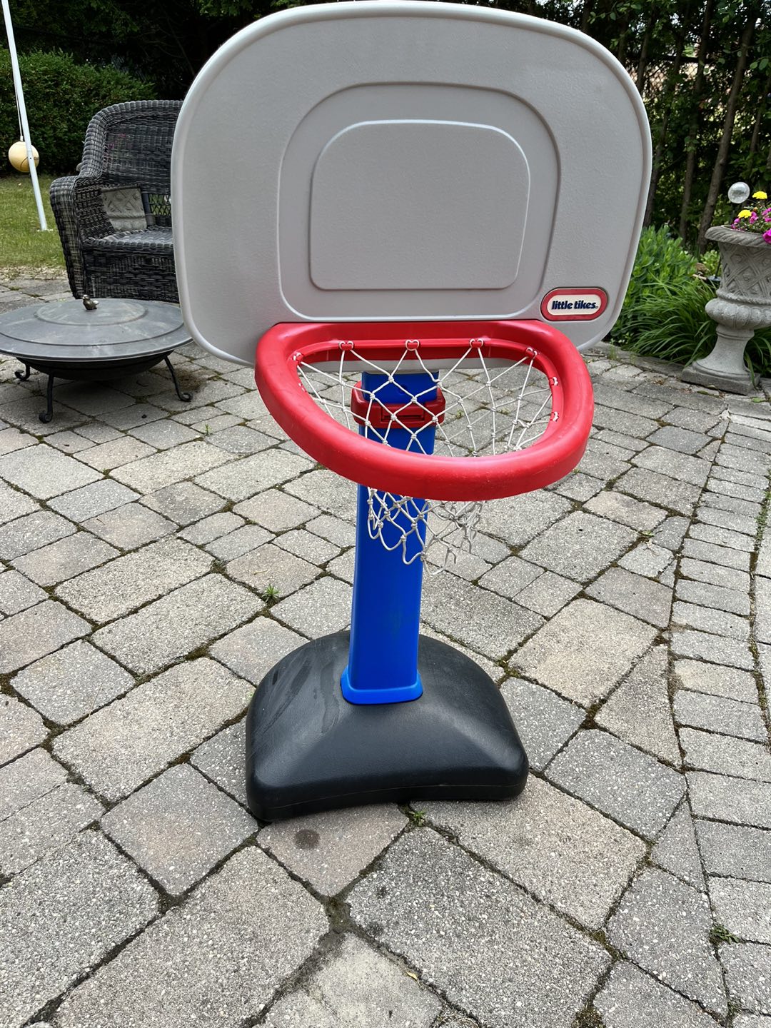 Little Tikes Basketball Net thumbnail