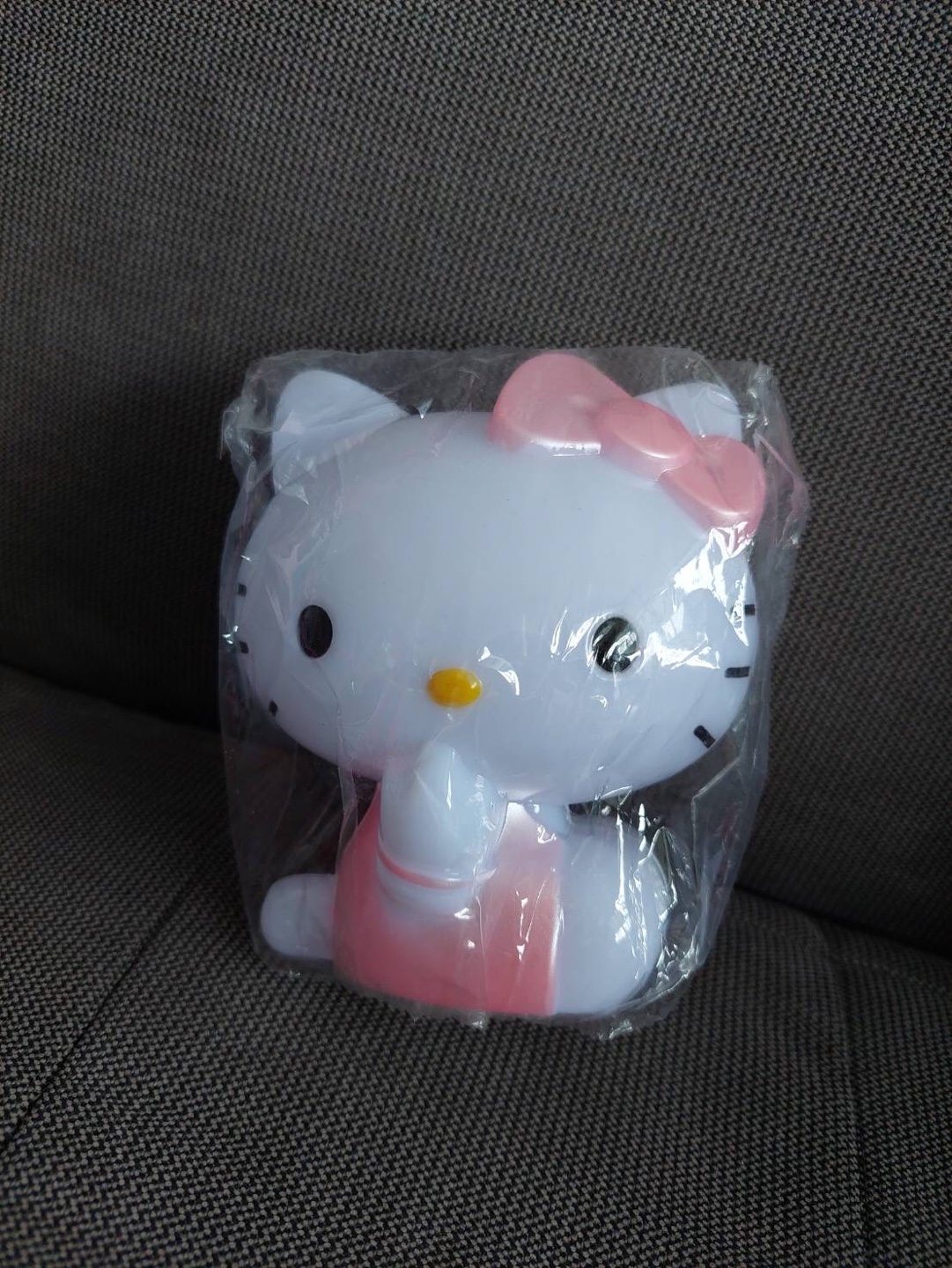 NEW Hello Kitty coin piggy bank
