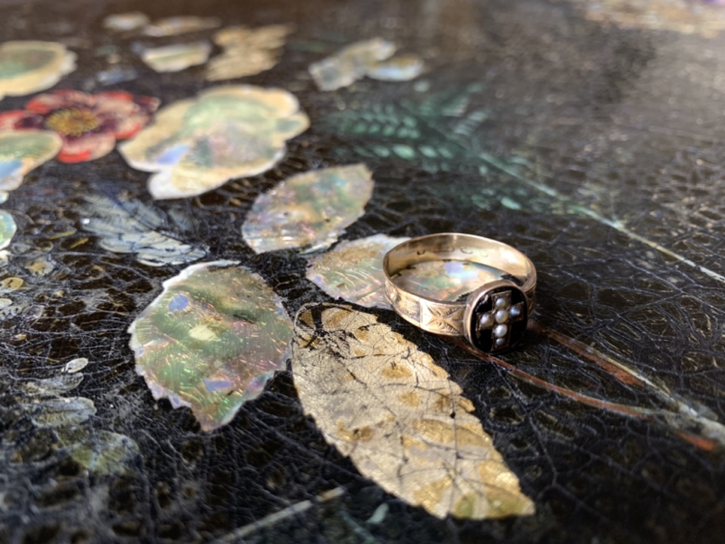 Antique Georgian 10k and Pearl Mourning Ring image indicator(3)