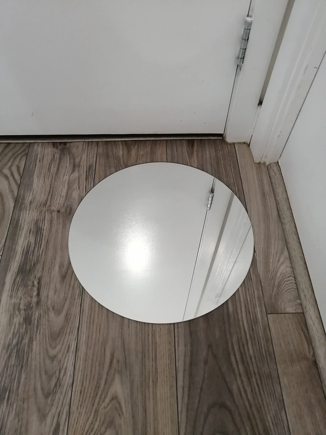 Round Mirror