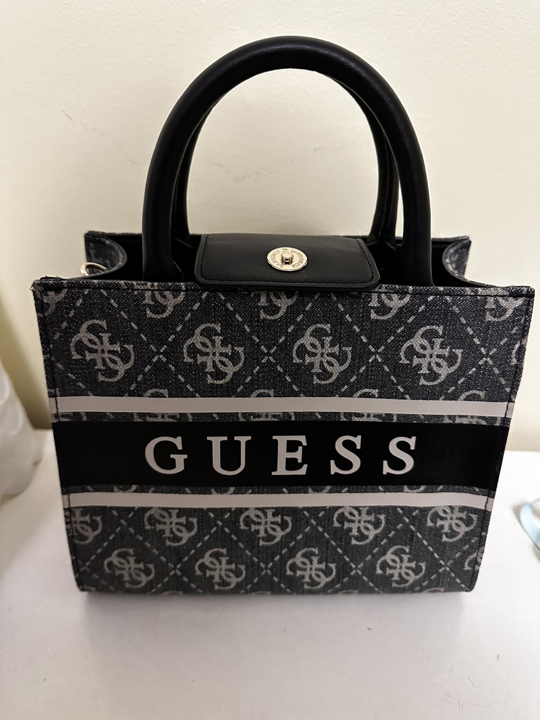 Guess bag