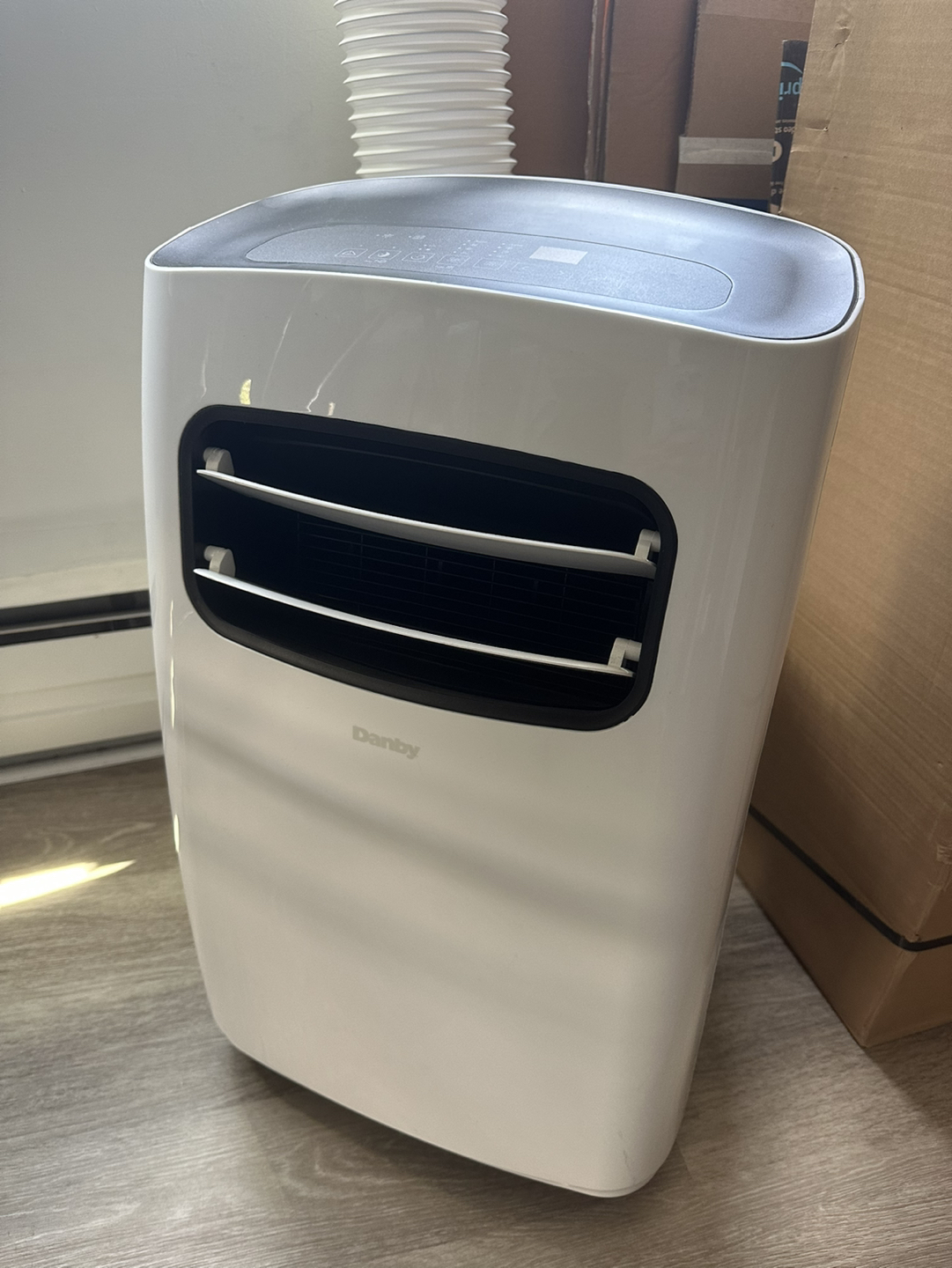 Portable AC unit (10,000 BTU)