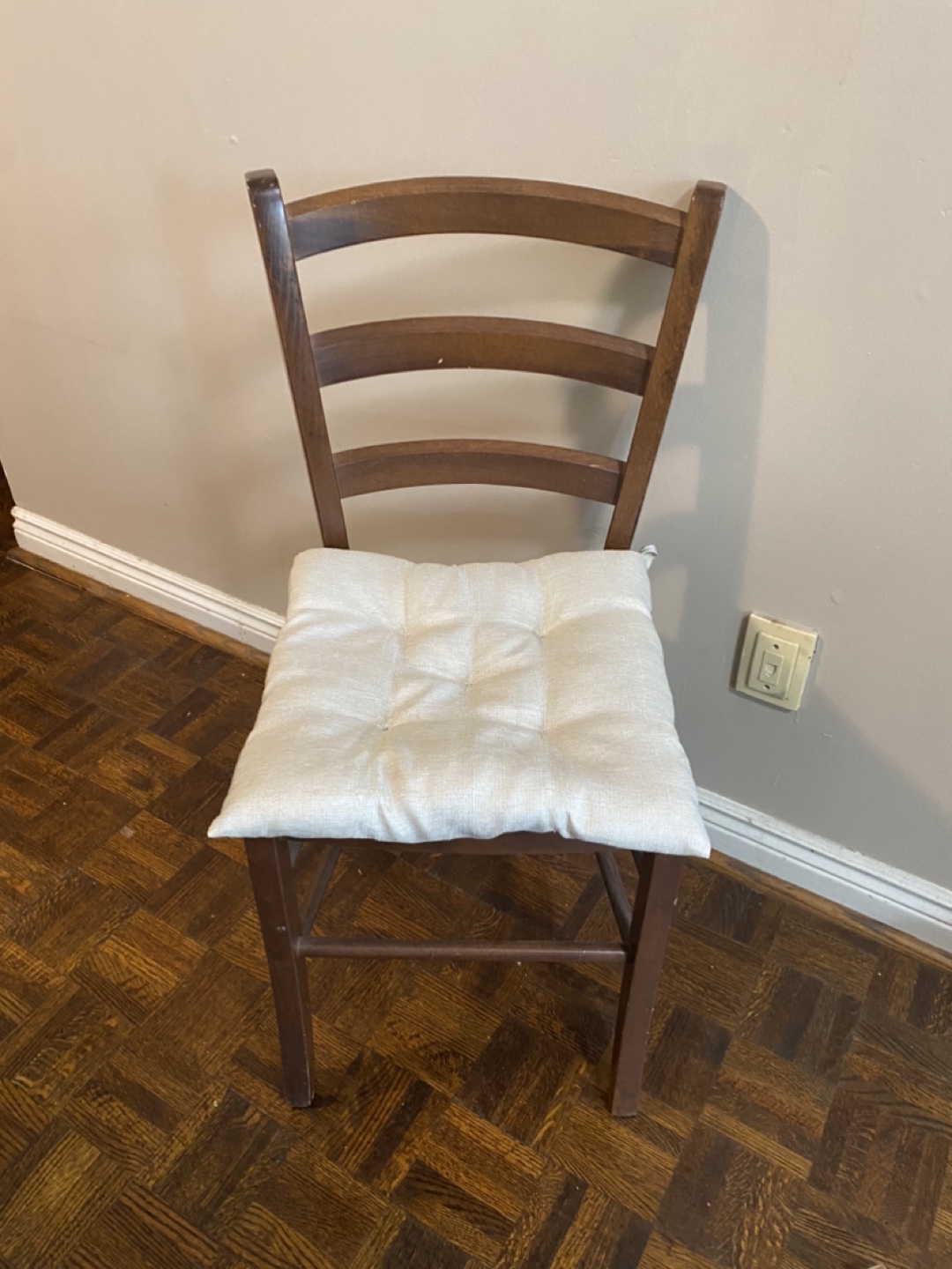Wooden Chair with cushion - photo 3