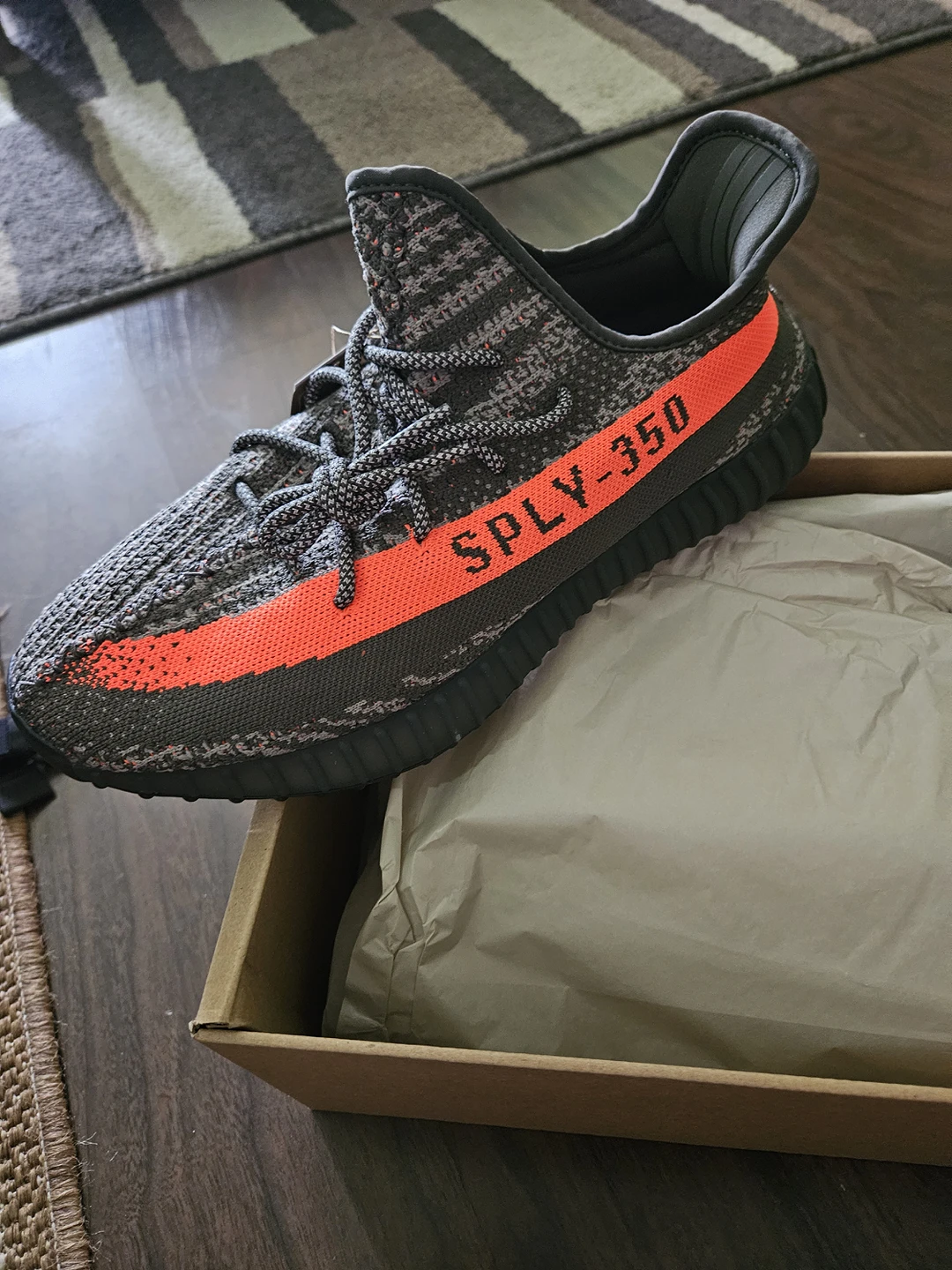 Yeezy Boost 350 V2 Carbon ( Sz 12.5 - fits like 12) - photo 2