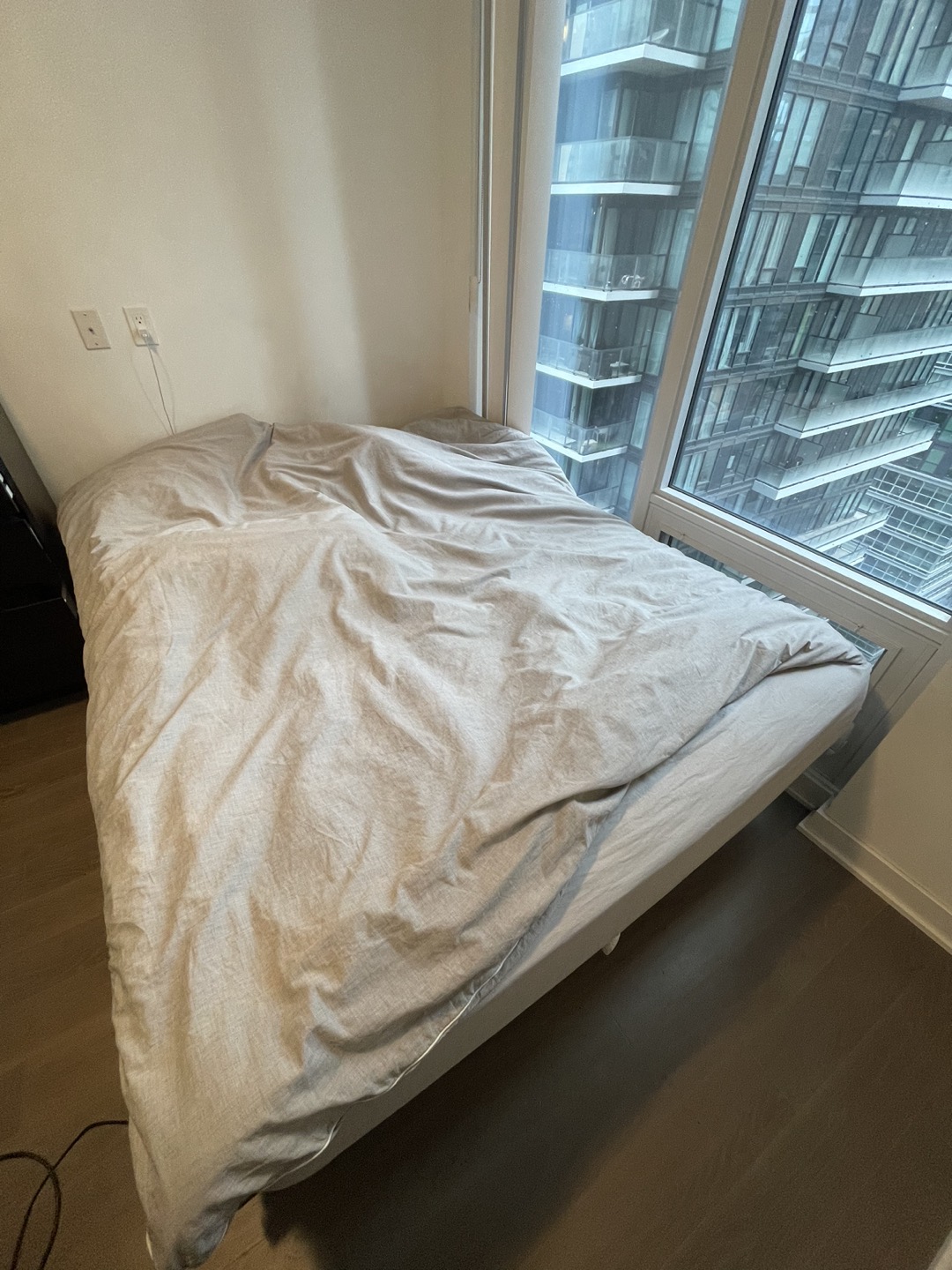 Queen mattress + metal bed frame