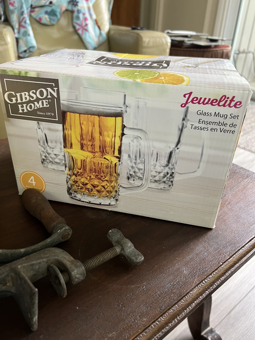 Kitchen bowls and glasses and vintage cracker image indicator(2)