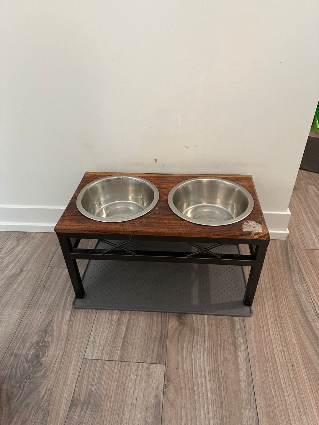 2 Dog plates with Bowl stand