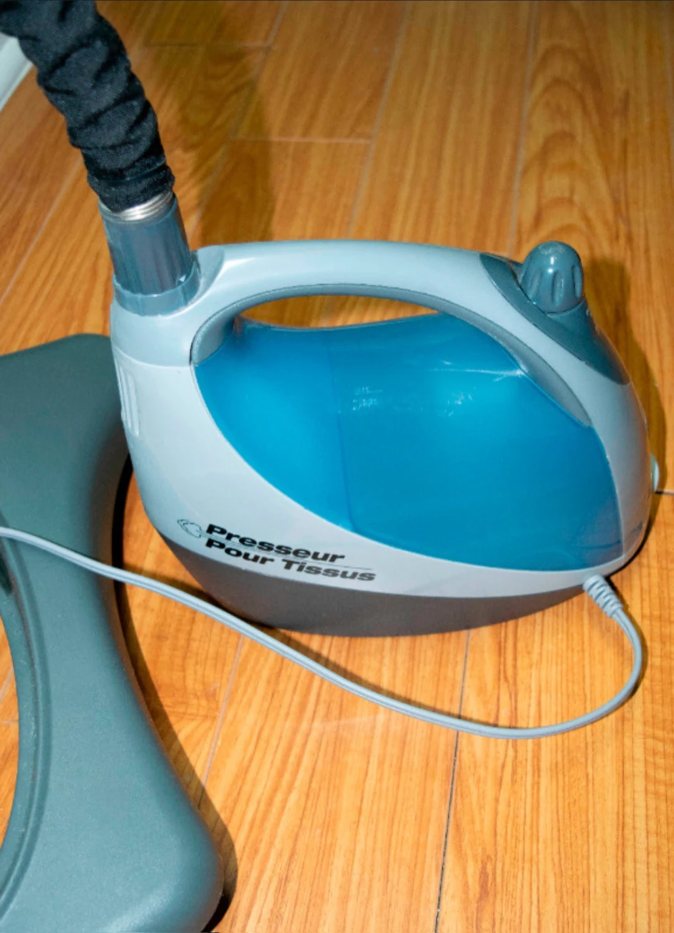 Shark Professional Vertical Fabric ( Garment) Portable Steamer - photo 4
