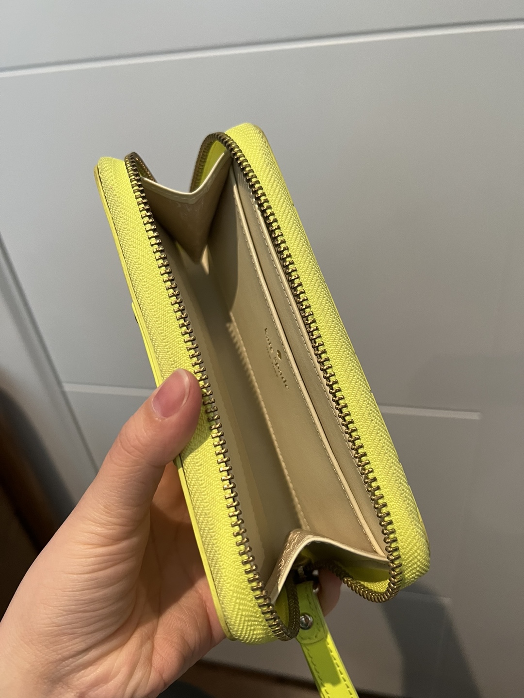 yellow kate spade wallet - photo 2