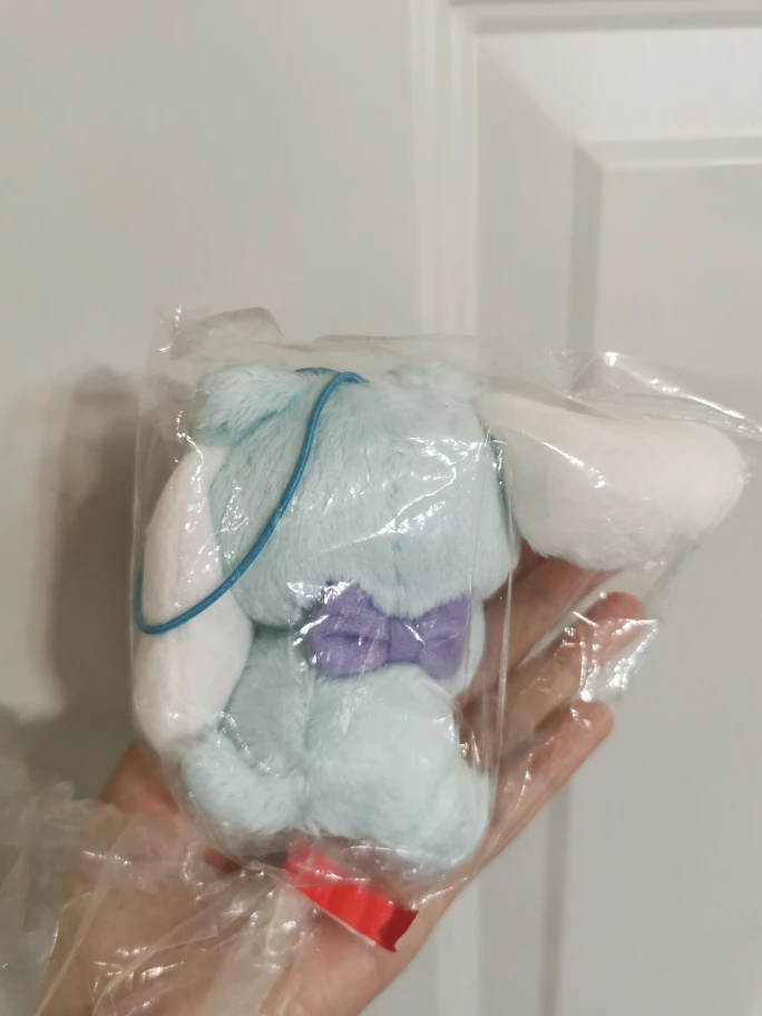 mini kitty Cinnamoroll bag charm image indicator(2)